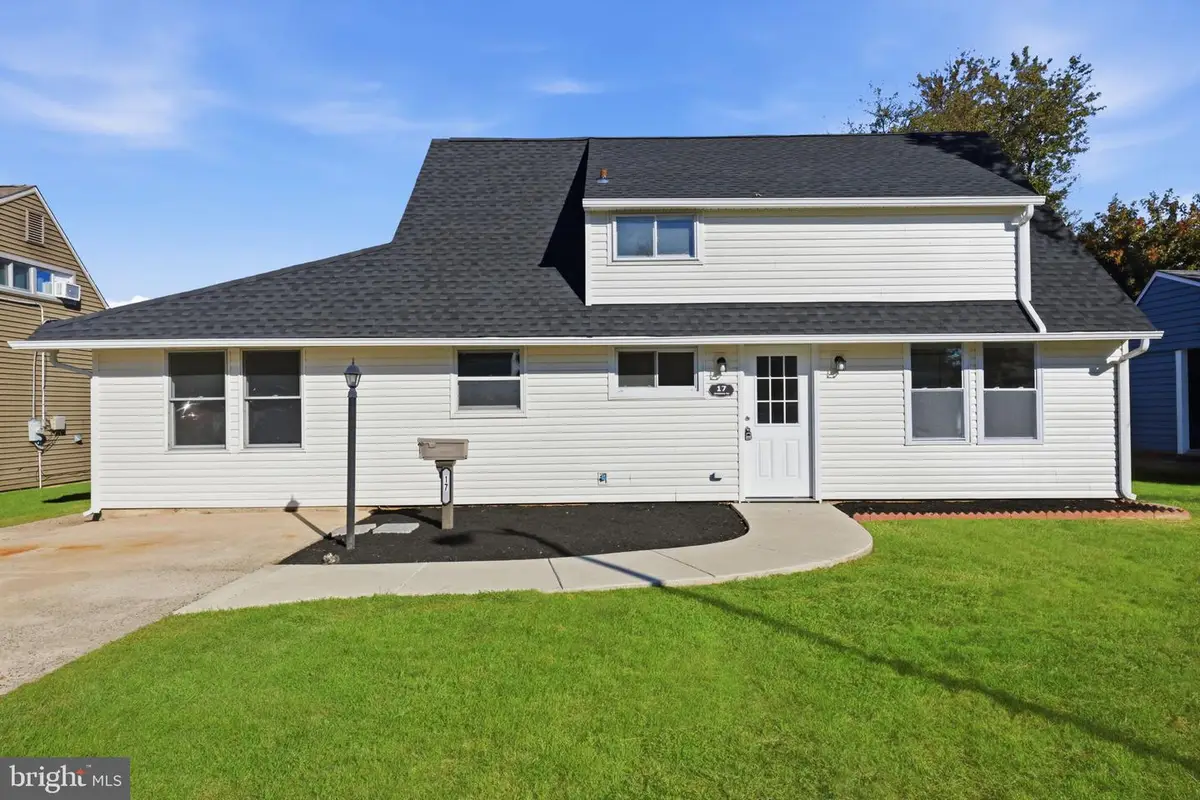 17 Idolstone Rd, Levittown, PA 19057 - #1