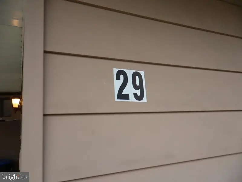 29 Tall Pine Ln, Levittown, PA 19054 - #2