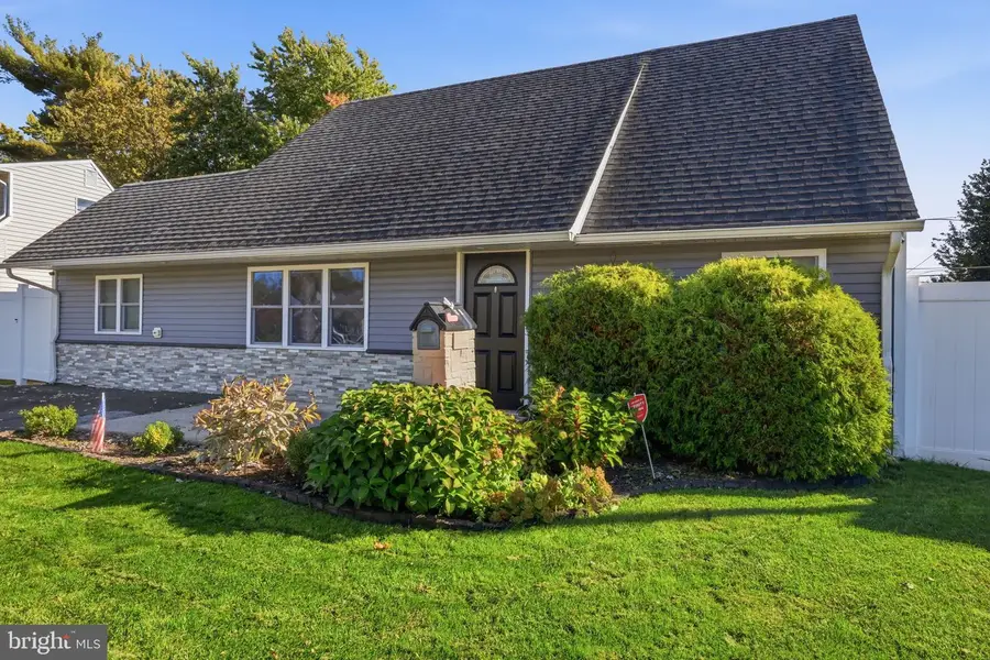 26 East Ln, Levittown, PA 19054 - #2