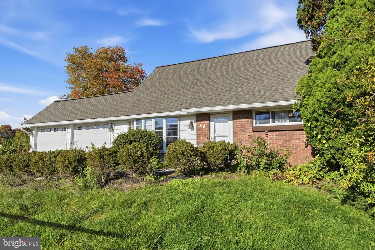 66 Pine Needle Rd, Levittown, PA 19056 - #1
