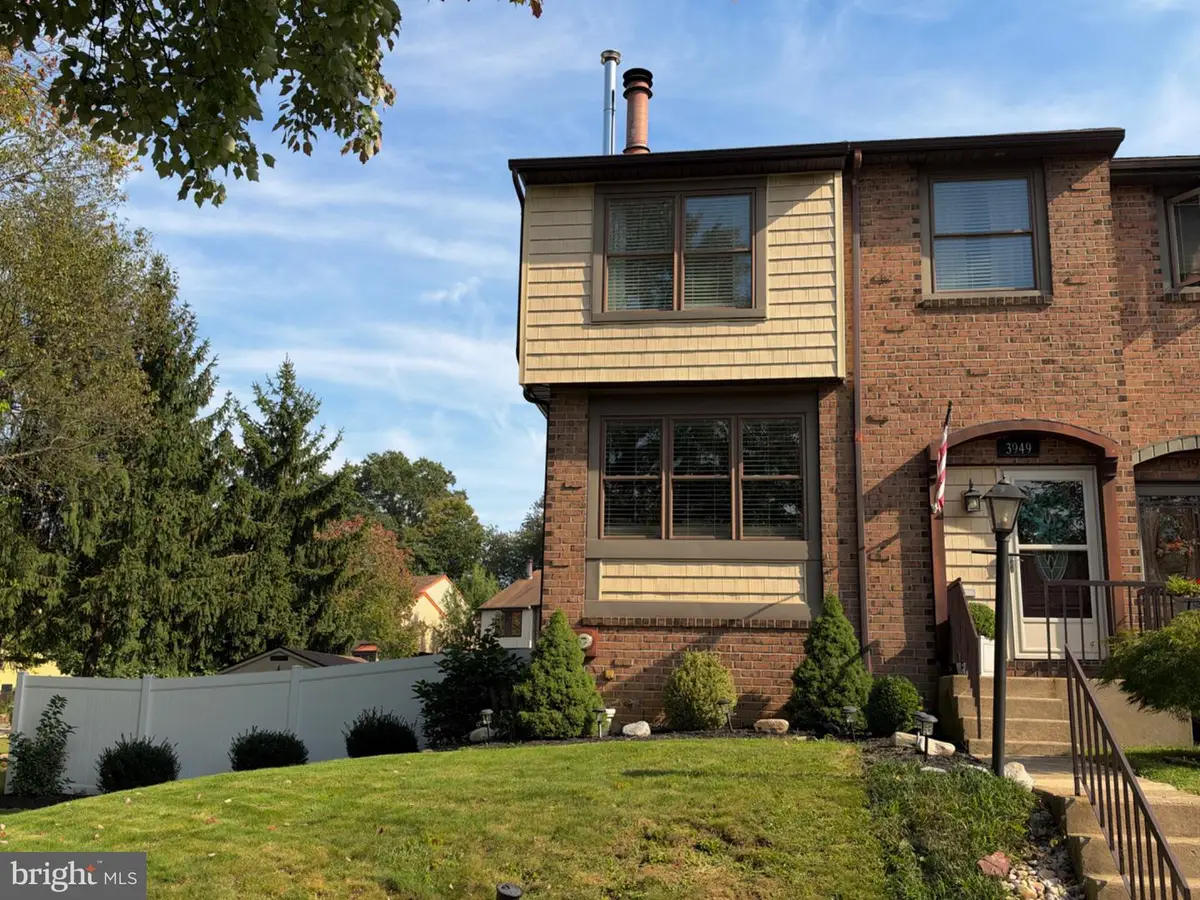 3949 Wrexham Ct, Bensalem, PA 19020 - #1