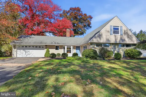 11 Spring Valley Rd, LEVITTOWN, PA 19056