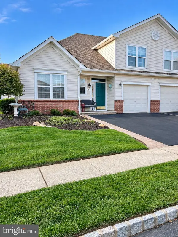10 Lady Slipper Ln, LANGHORNE, PA 19047