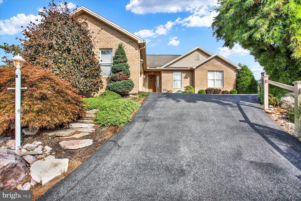 1403 Longfellow Ct, NEW CUMBERLAND, PA 17070 BHGRE