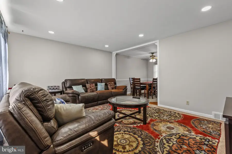 303 Brandy Ln, Mechanicsburg, PA 17055 - Image #3