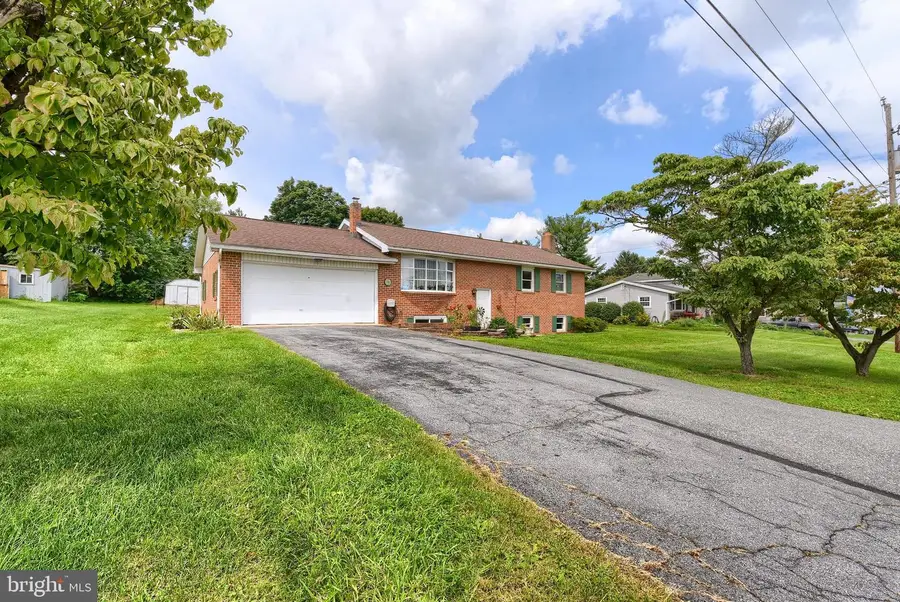 560 Boxwood Lane, Carlisle, PA 17015 - #3