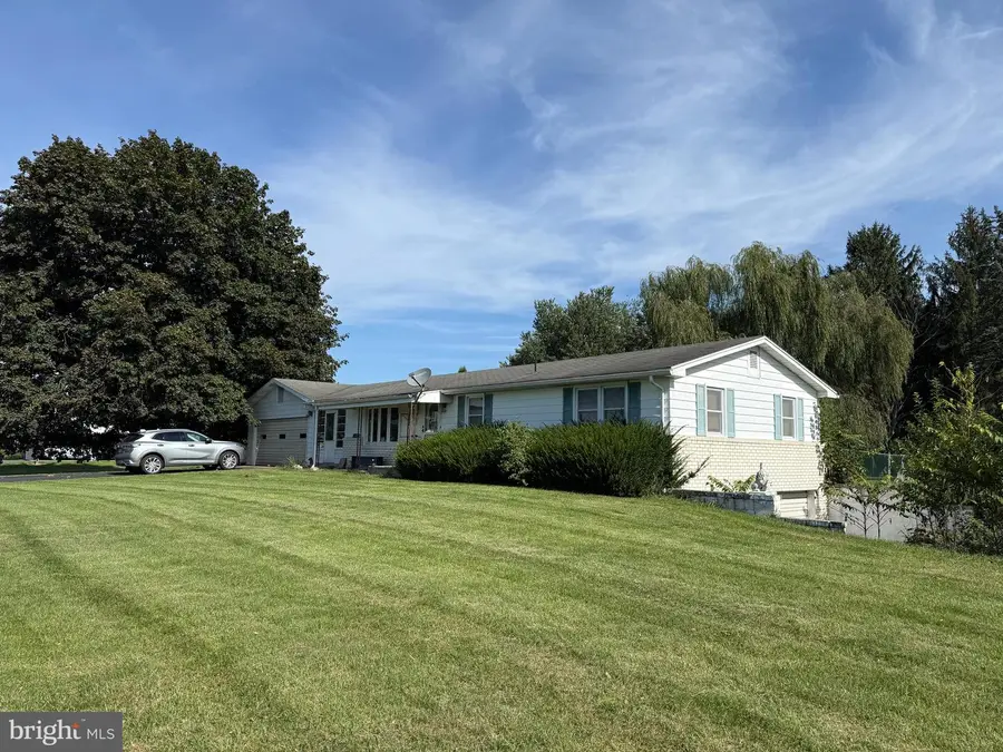 19 Middle Spring Rd, Shippensburg, PA 17257 - Image #2