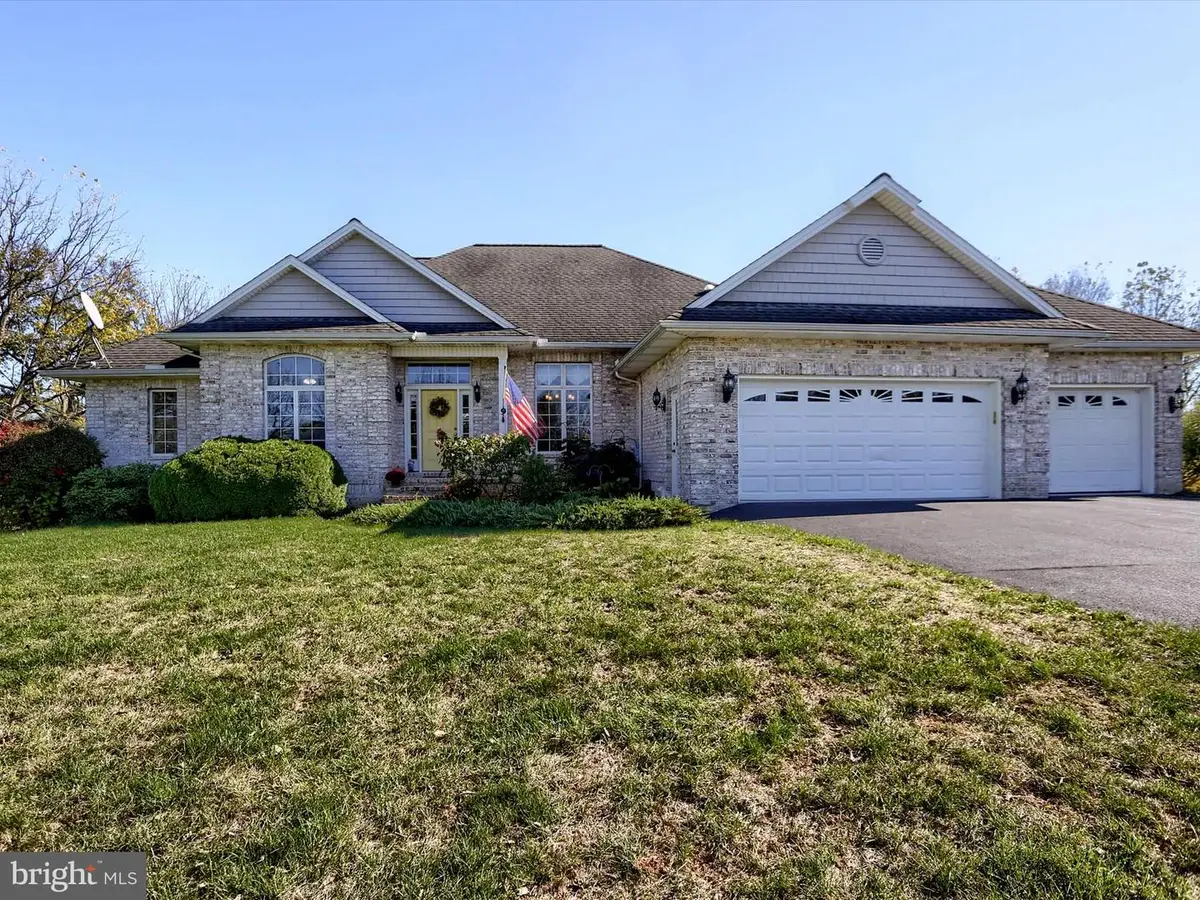 9 E Linden Dr E, Carlisle, PA 17015 - Image #1