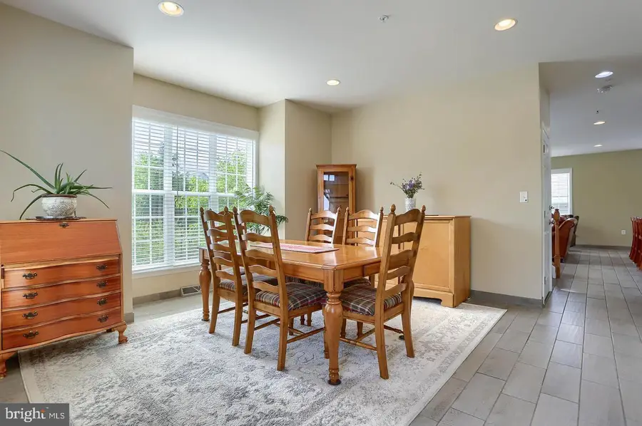 8 Meadow Creek Ln, Mechanicsburg, PA 17050 - Image #3