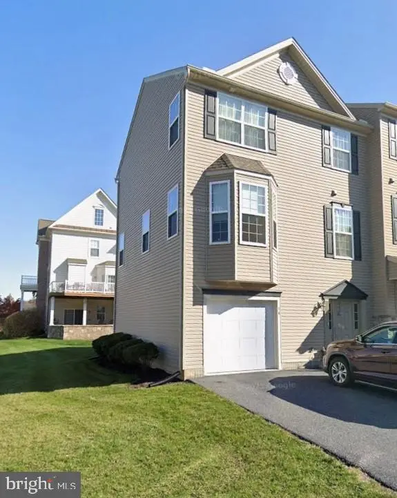 14 Indiana Cir, LEMOYNE, PA 17043