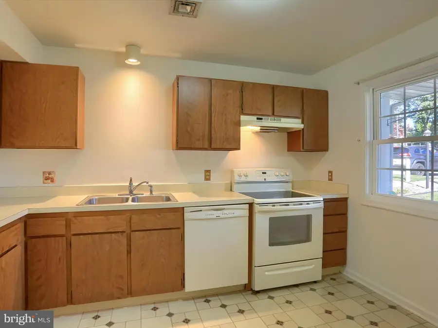 1068 W Foxcroft Drive, Camp Hill, PA 17011 - Image #3