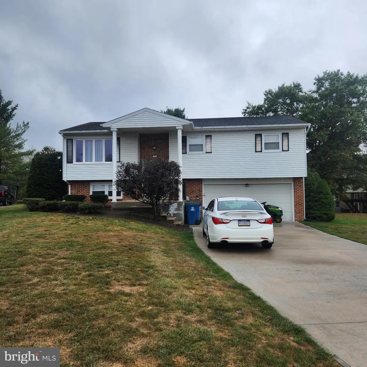 4 Robert Ln, Carlisle, PA 17013 - Image #1