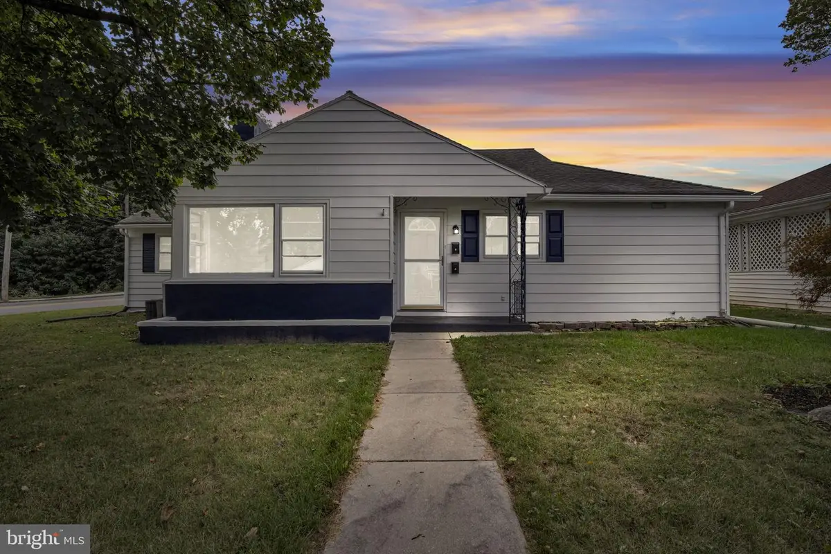 114 E Maplewood Avenue, Mechanicsburg, PA 17055 - Image #1