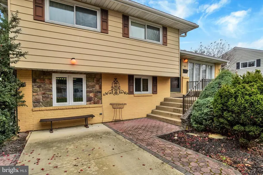 1007 Drexel Hills Boulevard, New Cumberland, PA 17070 - Image #2