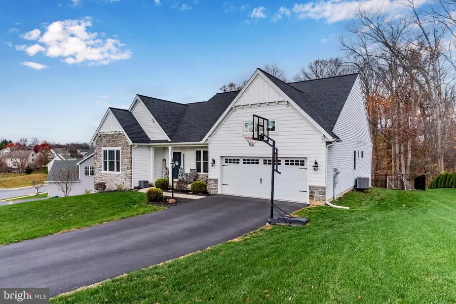 290 Poplar Dr, Boiling Springs, PA 17007 - Image #2