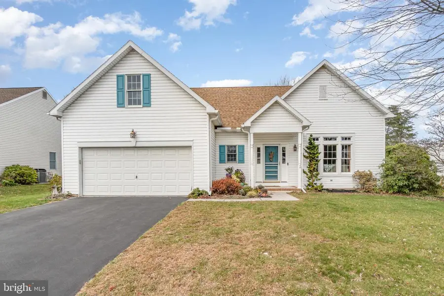 911 Magnolia Dr, Enola, PA 17025 - Image #2