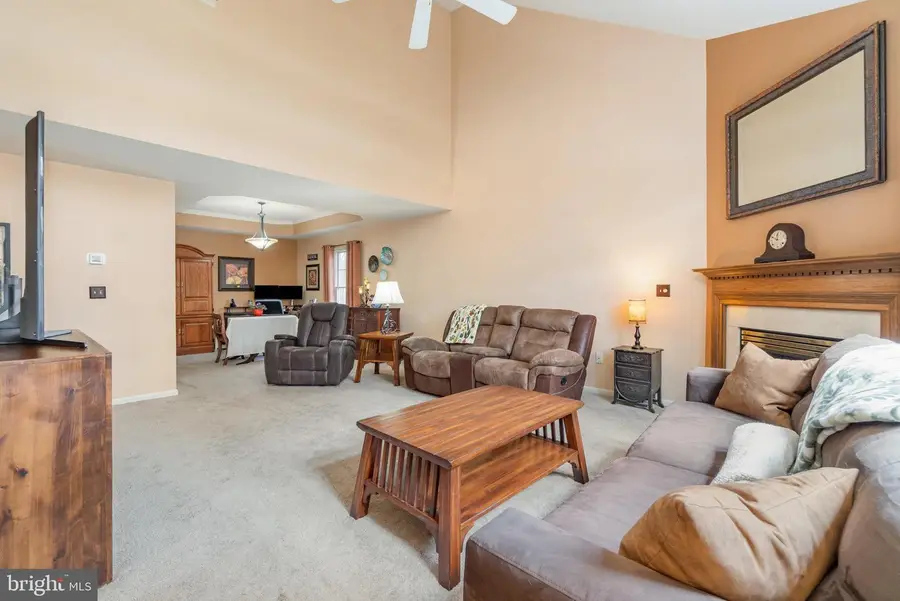 911 Magnolia Dr, Enola, PA 17025 - Image #3