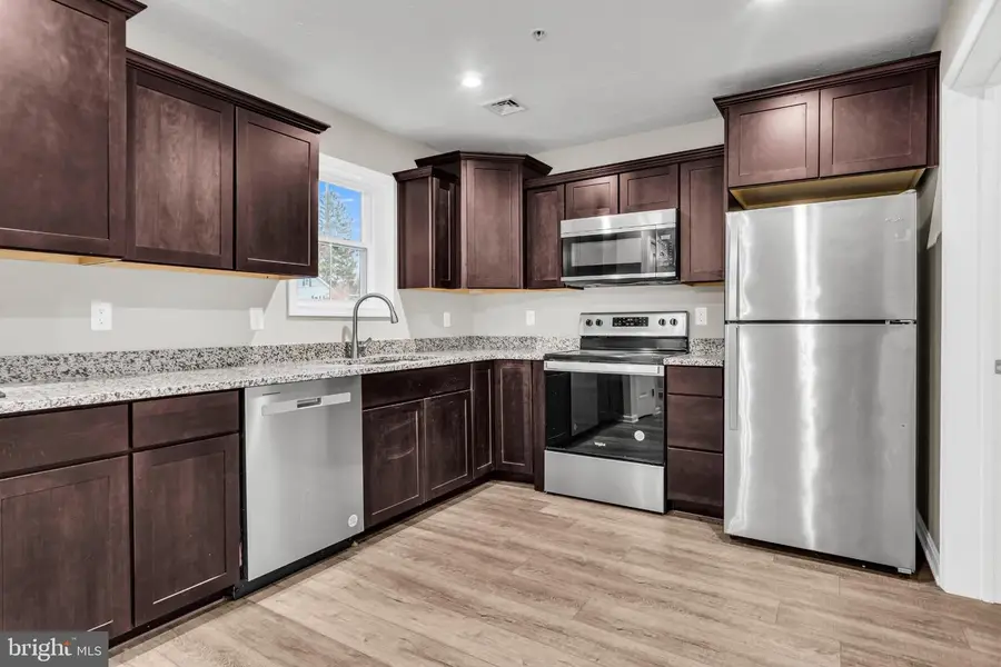 648 N College St, Carlisle, PA 17013 - Image #3