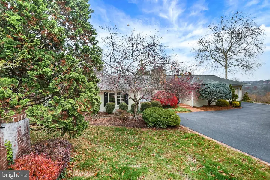 2840 Sunset Dr, Camp Hill, PA 17011 - Image #3