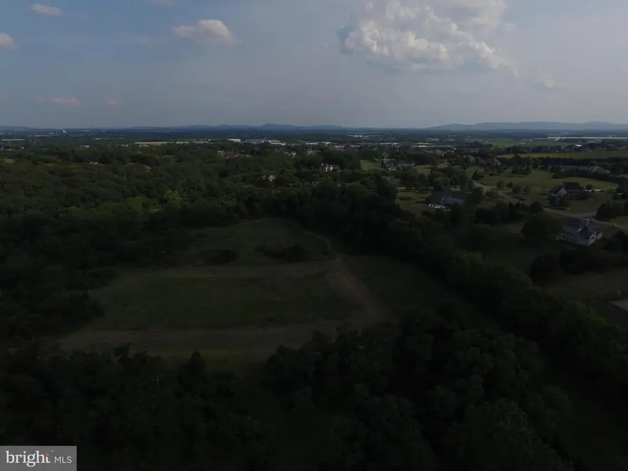 250 Willow Mill Park Rd, Mechanicsburg, PA 17050 - Image #2