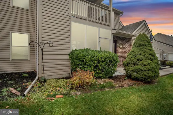 18 Wiltshire East St, CARLISLE, PA 17015