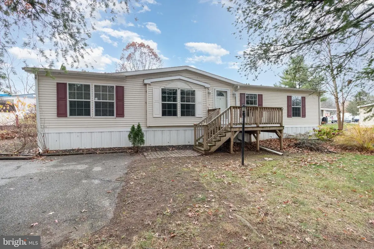 810 Swan Dr, Mechanicsburg, PA 17050 - Image #1