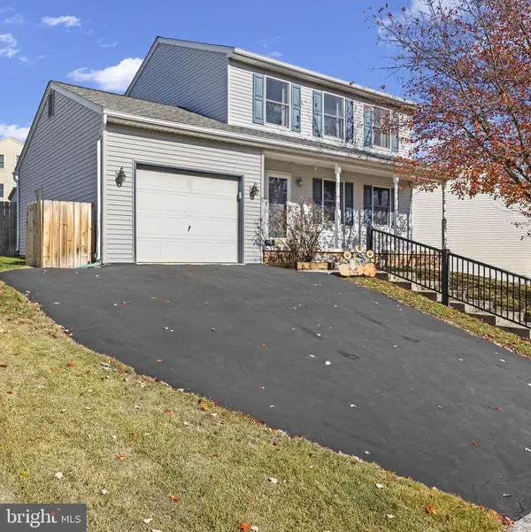 15 Pine Ridge Cir, ENOLA, PA 17025