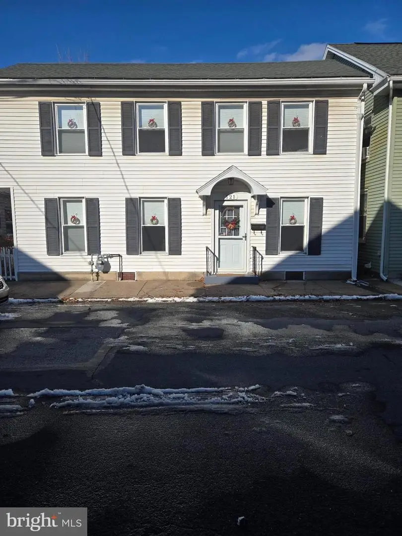 121 E Locust St, Mechanicsburg, PA 17055 - Image #1