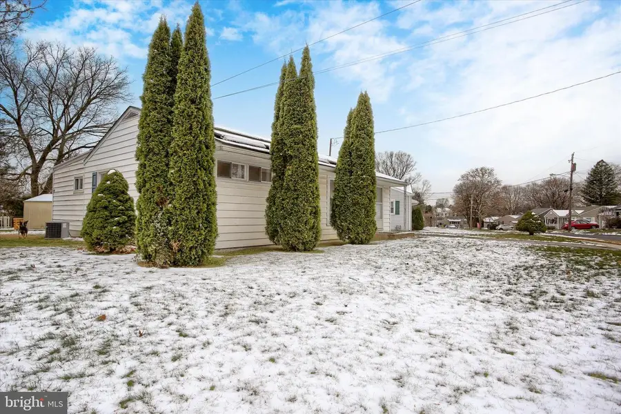 17 Courtland Rd, Camp Hill, PA 17011 - Image #2