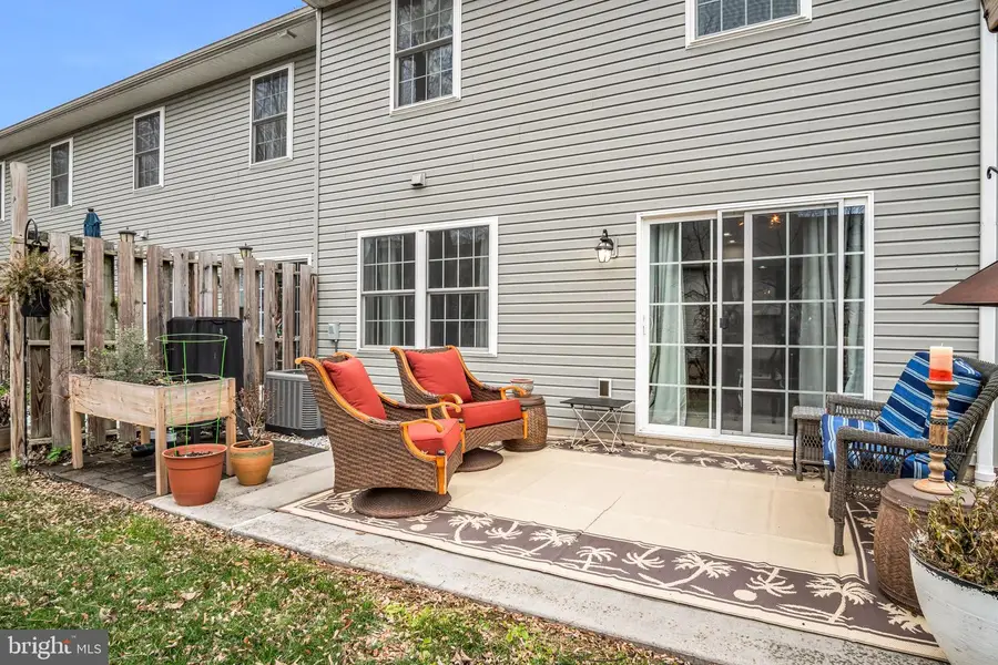 339 Melbourne Ln, Mechanicsburg, PA 17055 - Image #2