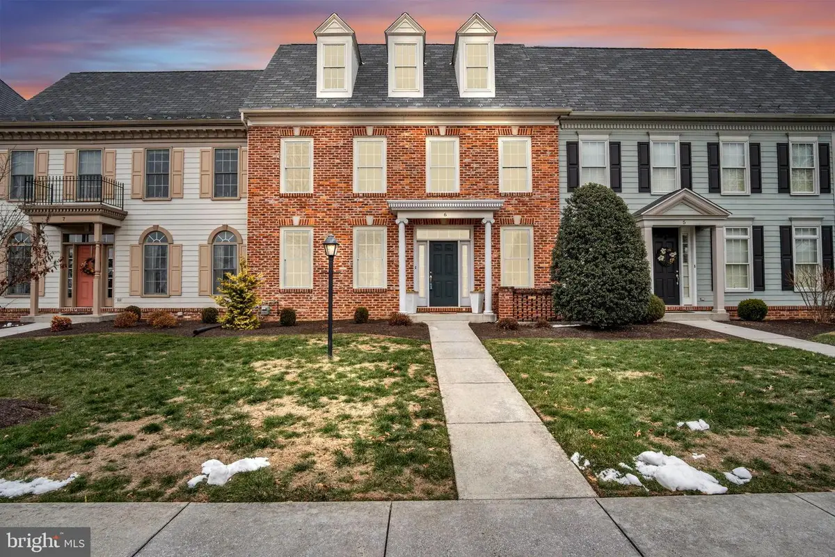 6 Jamestown Sq, Mechanicsburg, PA 17050 - Image #1