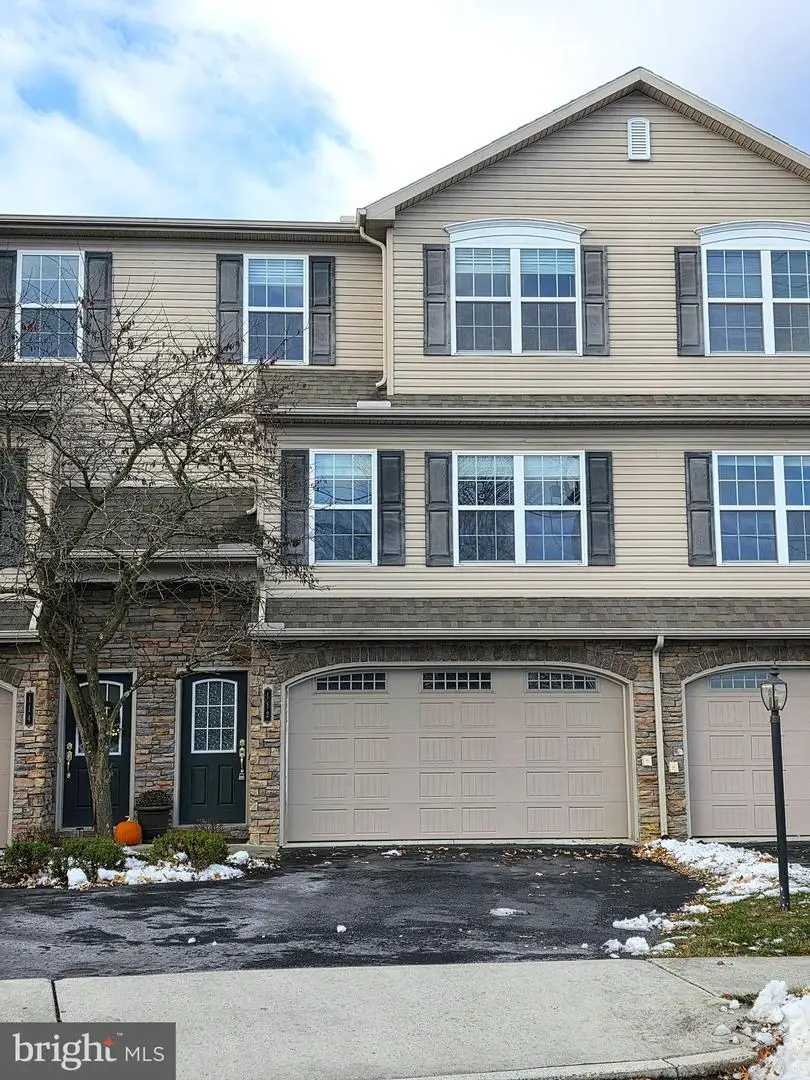 112 Old Schoolhouse Ln, Mechanicsburg, PA 17055 - Image #1