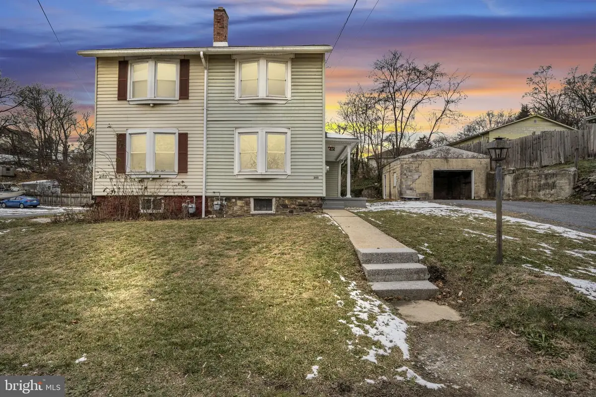 205 Susquehanna Ave, Enola, PA 17025 - Image #1