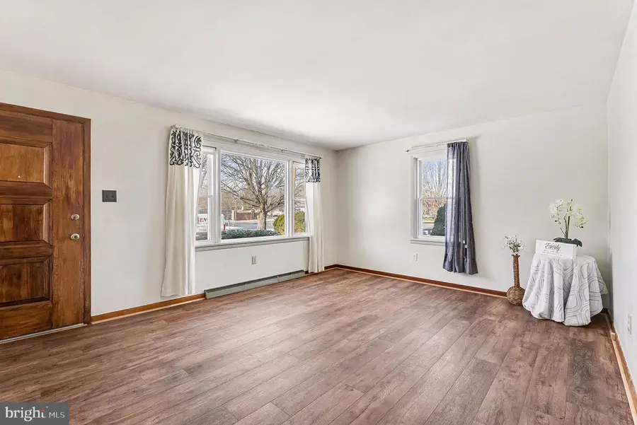 25 Wilson St, Carlisle, PA 17013 - Image #2