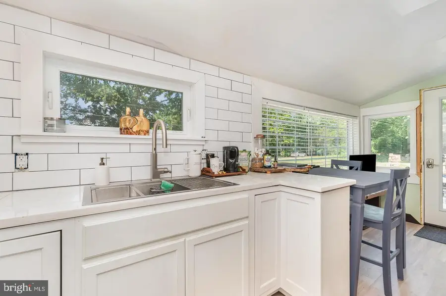 28 W Willow Terrace Drive, Mechanicsburg, PA 17050 - Image #2