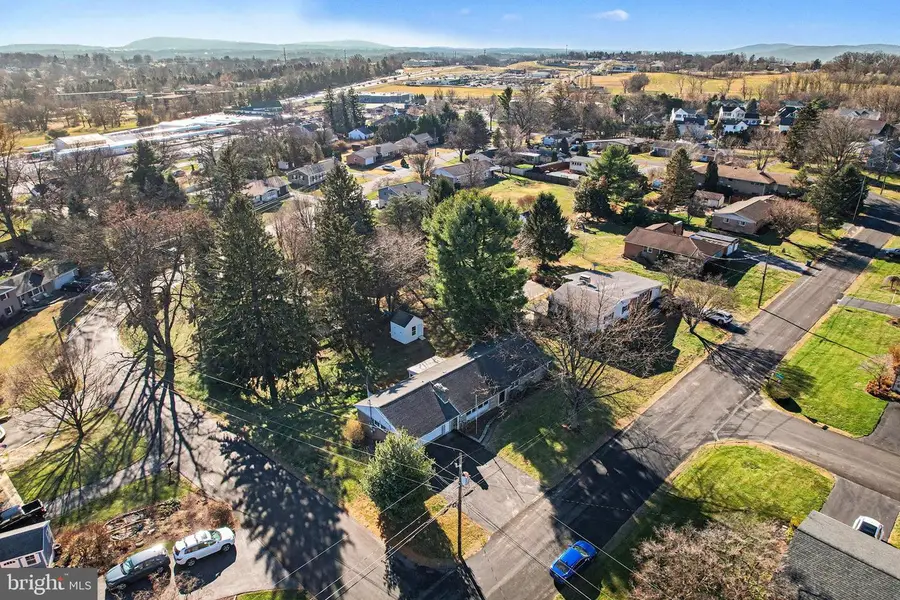 14 Greenway Dr, Mechanicsburg, PA 17055 - Image #2