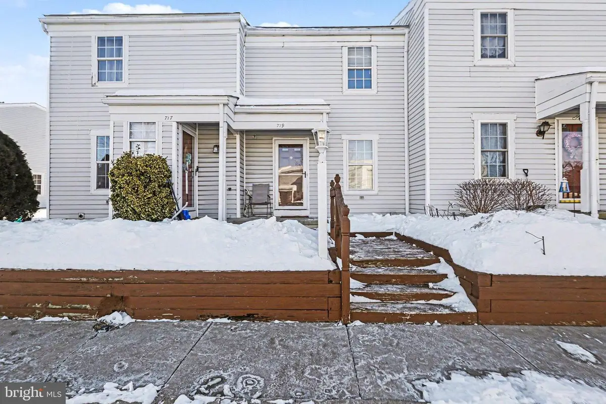 719 Old Silver Spring Rd, Mechanicsburg, PA 17055 - Image #1