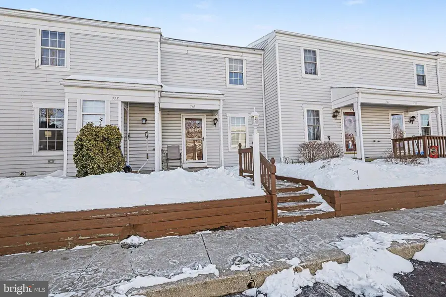 719 Old Silver Spring Rd, Mechanicsburg, PA 17055 - Image #2