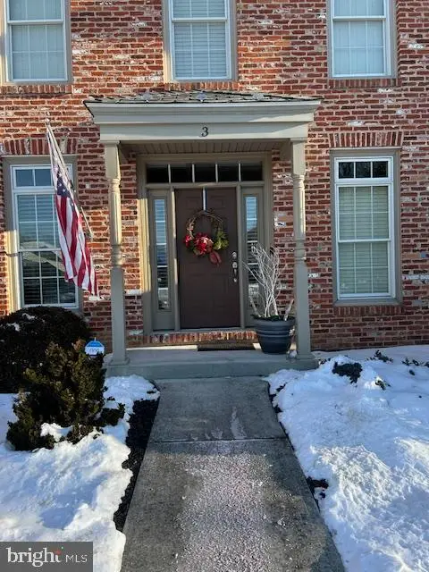 3 Jamestown Sq, MECHANICSBURG, PA 17050