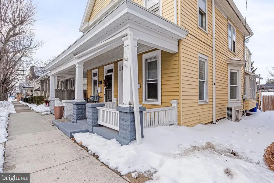 430 W Simpson St, Mechanicsburg, PA 17055 - #3