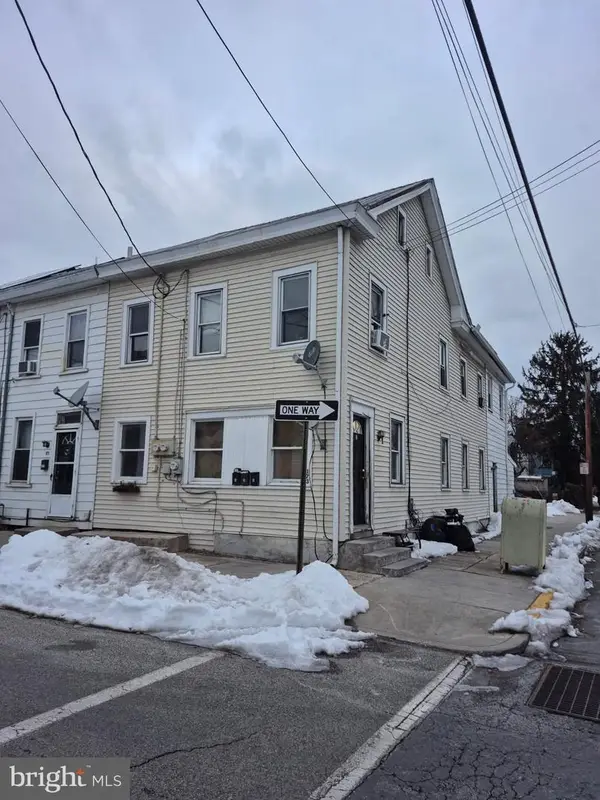 173 E Penn St, CARLISLE, PA 17013