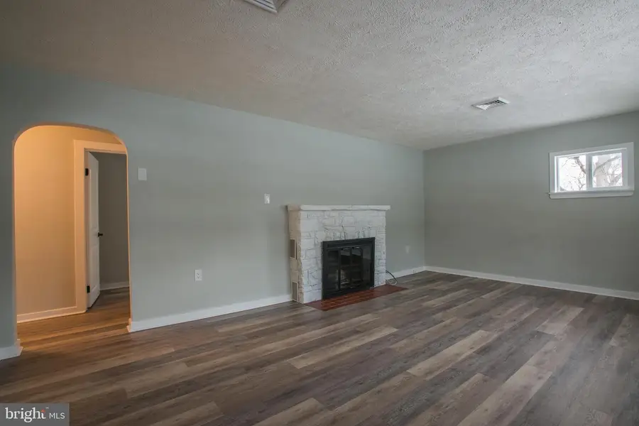 99 E Perry St, Enola, PA 17025 - #2