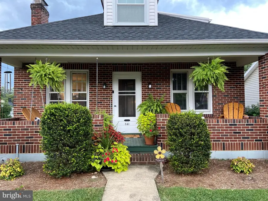 841 N Pitt St, Carlisle, PA 17013 - #2