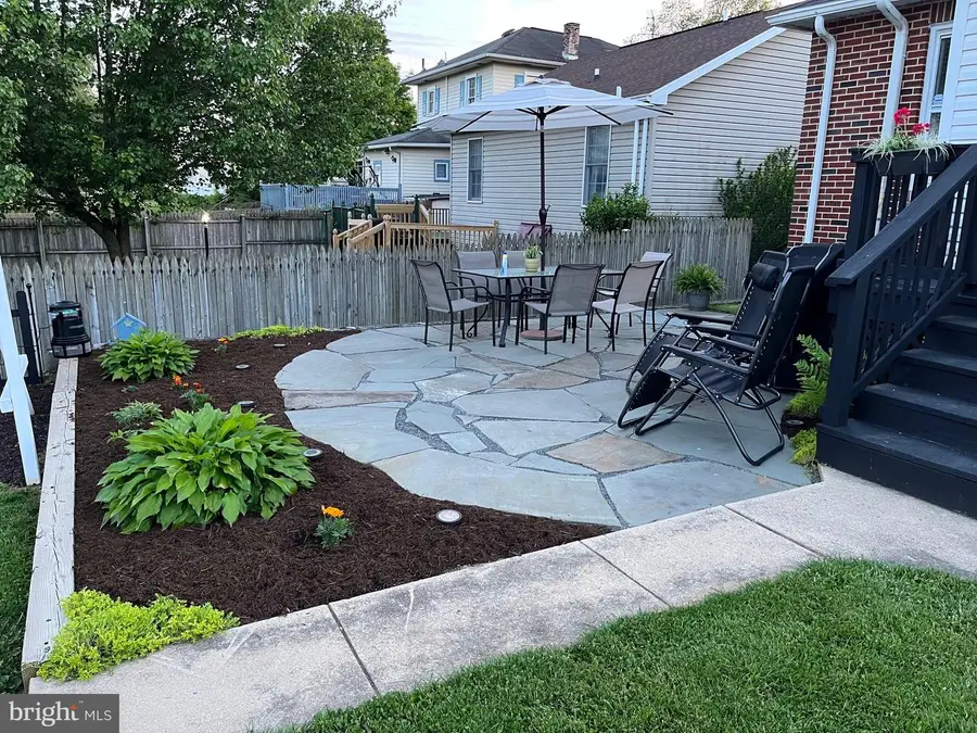 841 N Pitt St, Carlisle, PA 17013 - #3