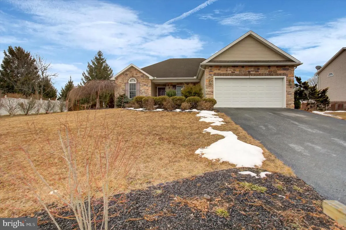 18 Sir William Dr, Newville, PA 17241 - #1