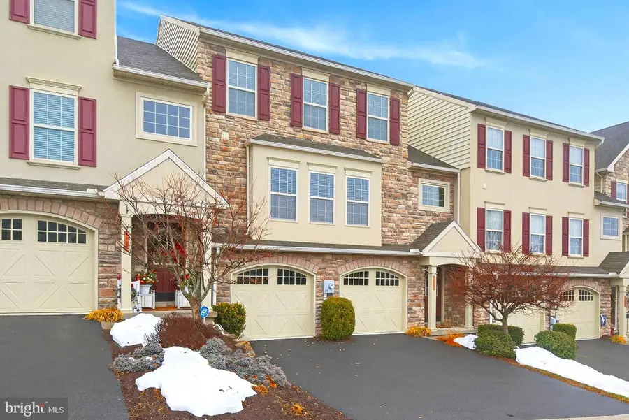 1905 Roxbury Ct, Mechanicsburg, PA 17055 - #2