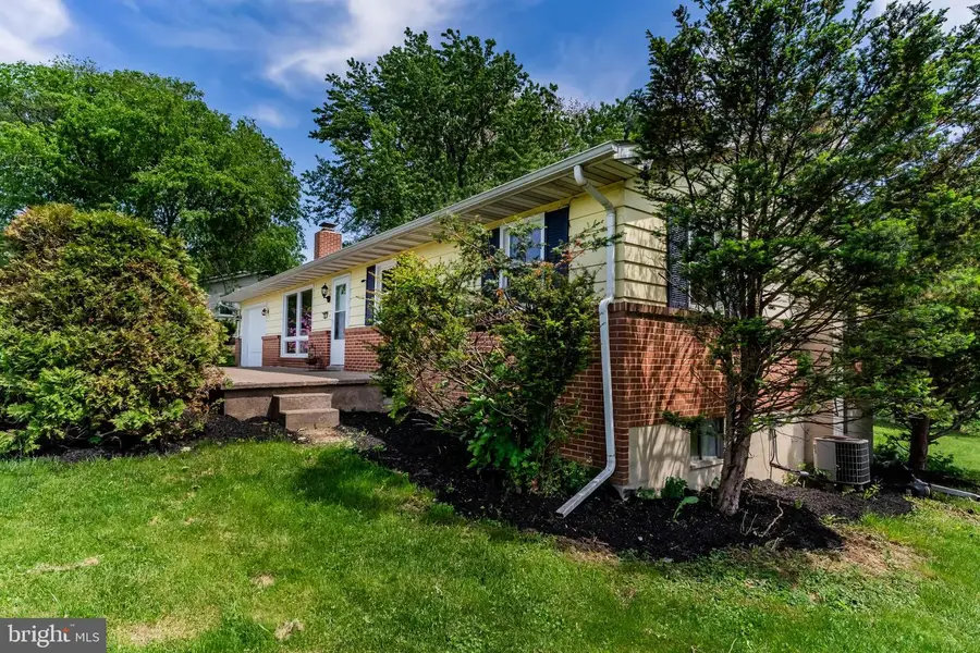 921 Thornton Drive, Mechanicsburg, PA 17055 - #3