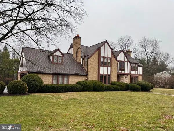 307 S Orange St, CARLISLE, PA 17013