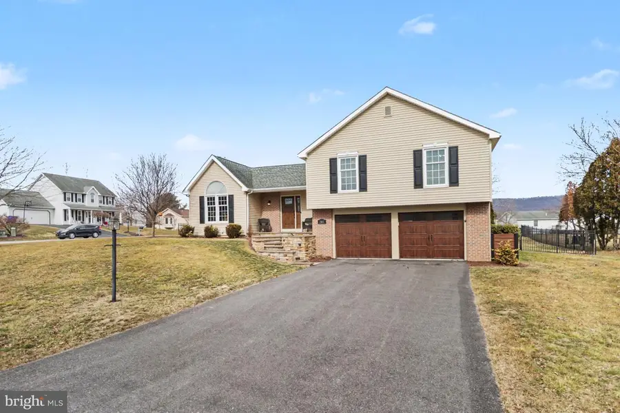 202 Barley Field Cir, Carlisle, PA 17015 - #2