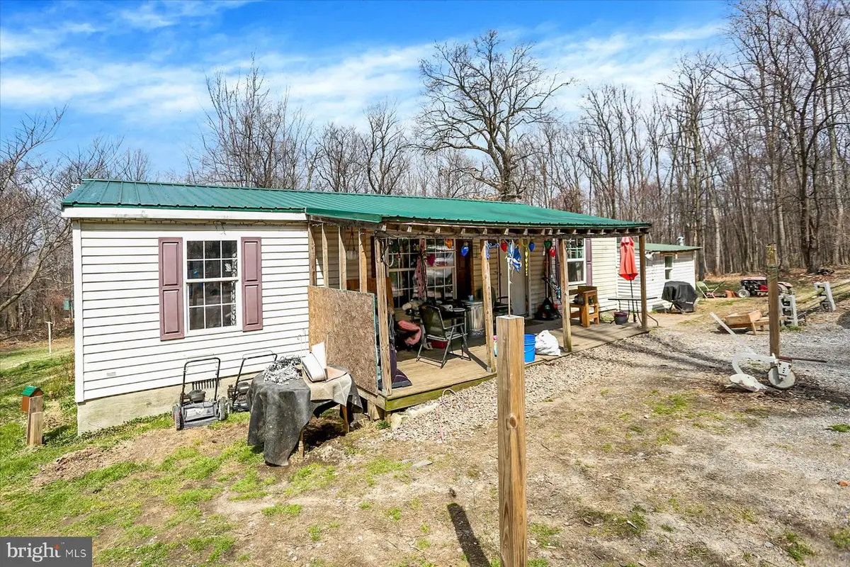 411-a Mountain View Rd, Mount Holly Springs, PA 17065 - #1